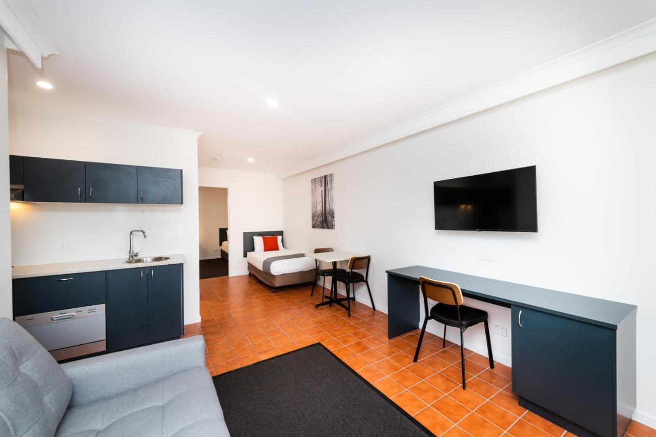 River Motel Queanbeyan Exterior photo