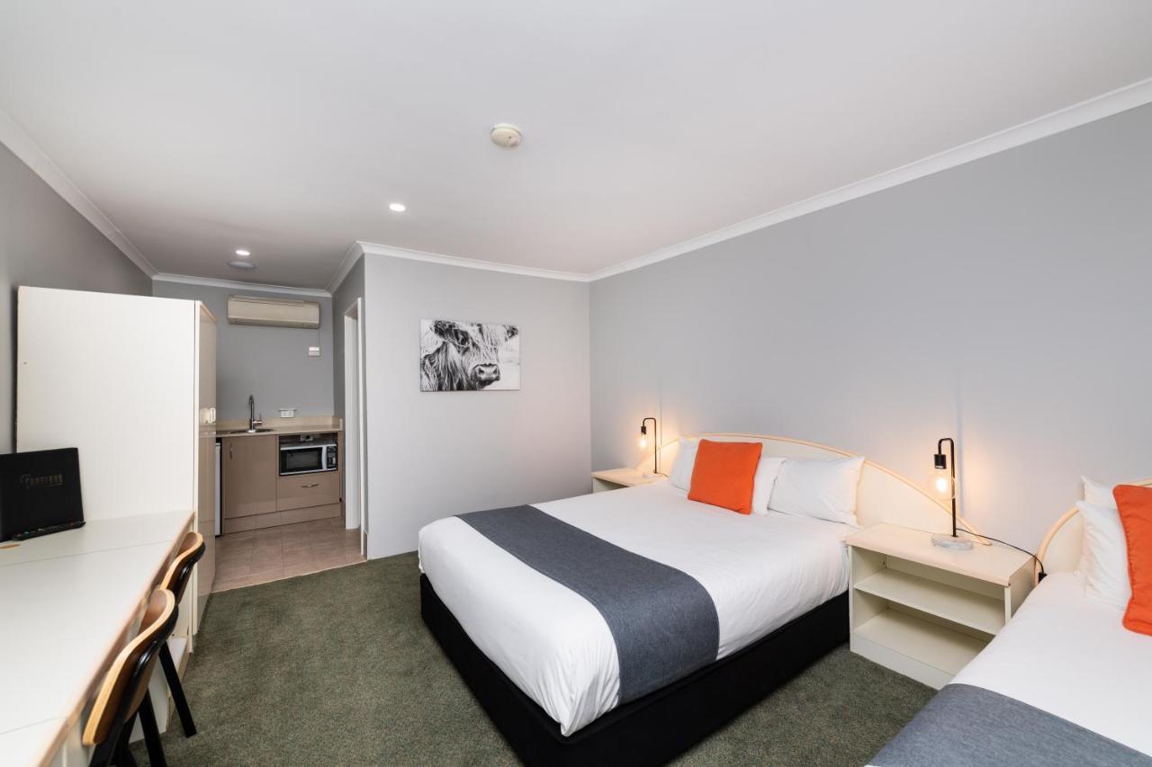 River Motel Queanbeyan Exterior photo